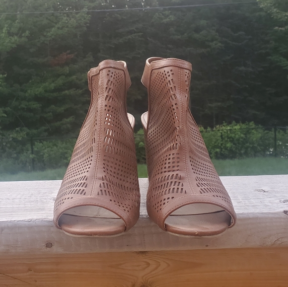 Call it Spring Moanda Gladiator Block Heel Sandal - Picture 7 of 12